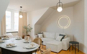 Comfy Apt For 4-6, 5 Min To Center, No Lift Currently